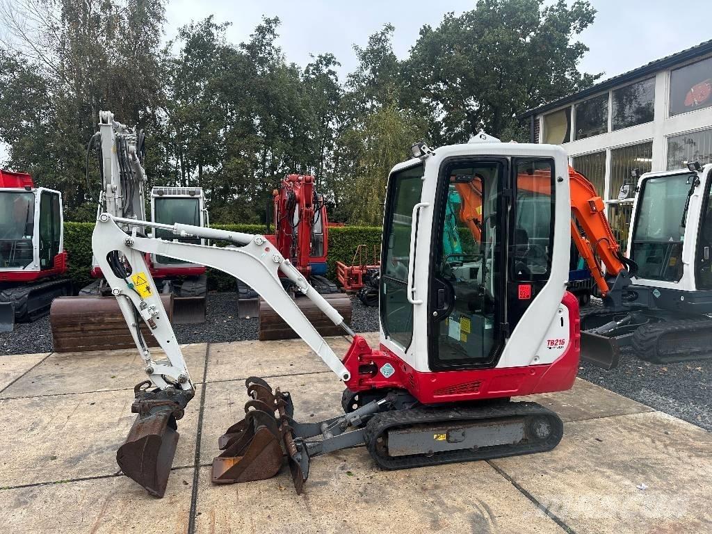 Takeuchi TB 216 حفارات صغيرة أقل من 7 طن (حفارات صغيرة)