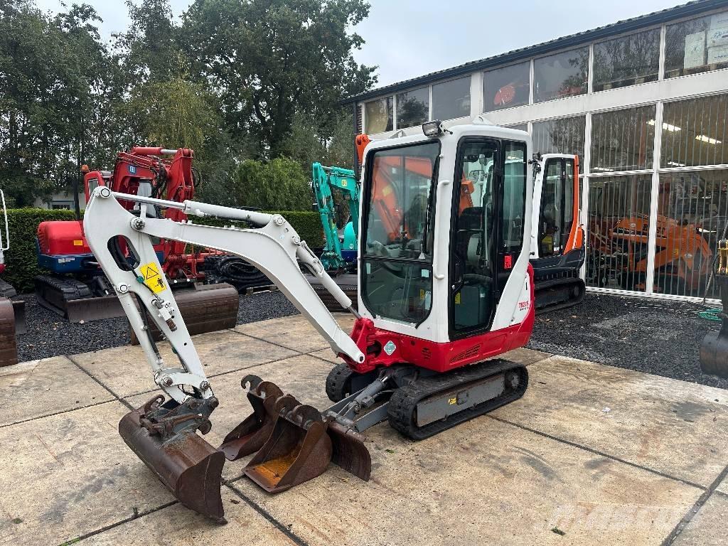 Takeuchi TB 216 حفارات صغيرة أقل من 7 طن (حفارات صغيرة)