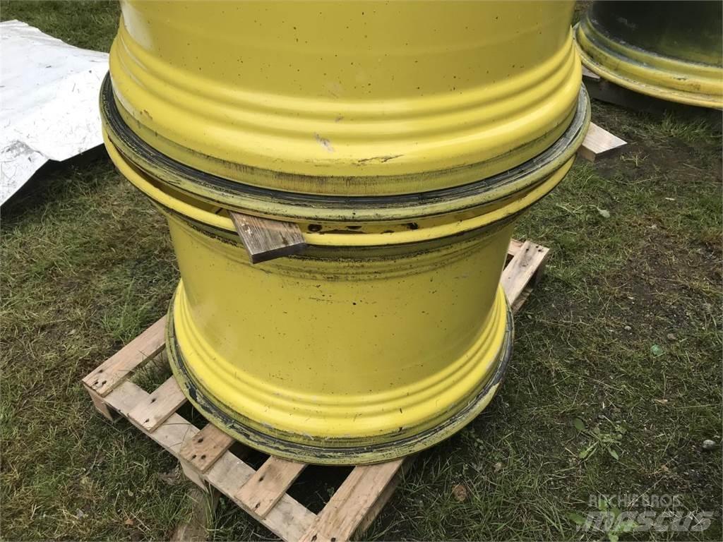 John Deere 23x34 الإطارات والعجلات والحافات