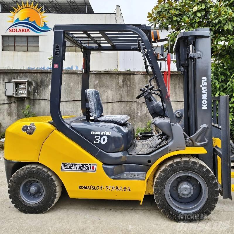Komatsu 30 شاحنات الديزل