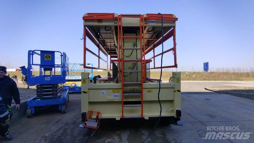 JLG 245-25 رافعات مقصية الشكل