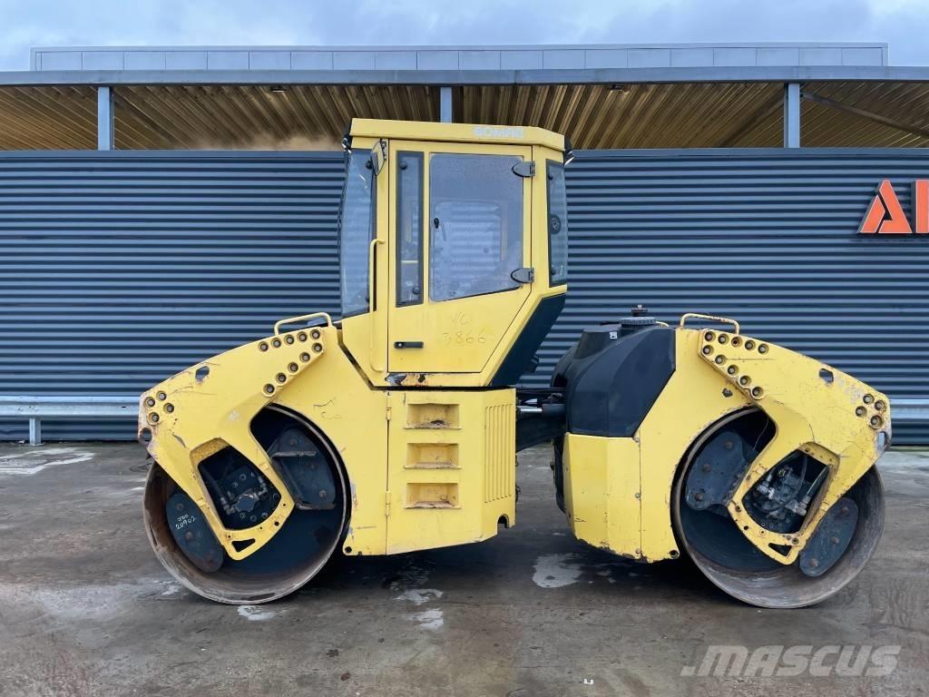 Bomag BW 161 AD-4 مداحل ثنائية الاسطوانة