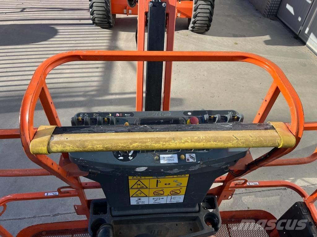 JLG 520 AJ رافعات سلة مفصلية