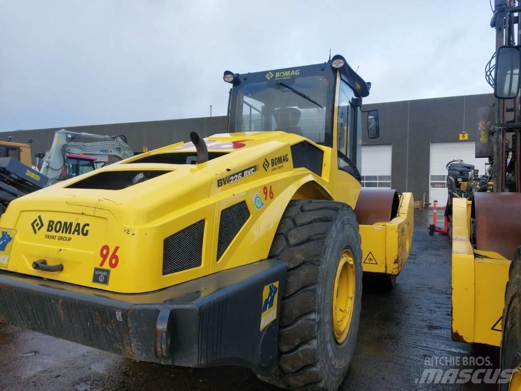 Bomag 226BVC مداحل أحادية الأسطوانة