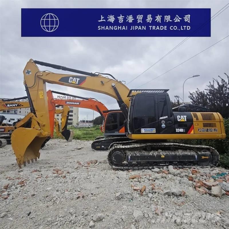 CAT 324 D حفارات زحافة