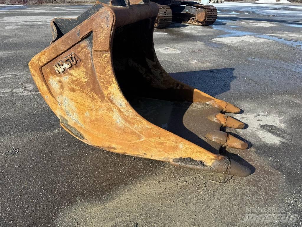 Hitachi ZX 225 US حفارات زحافة