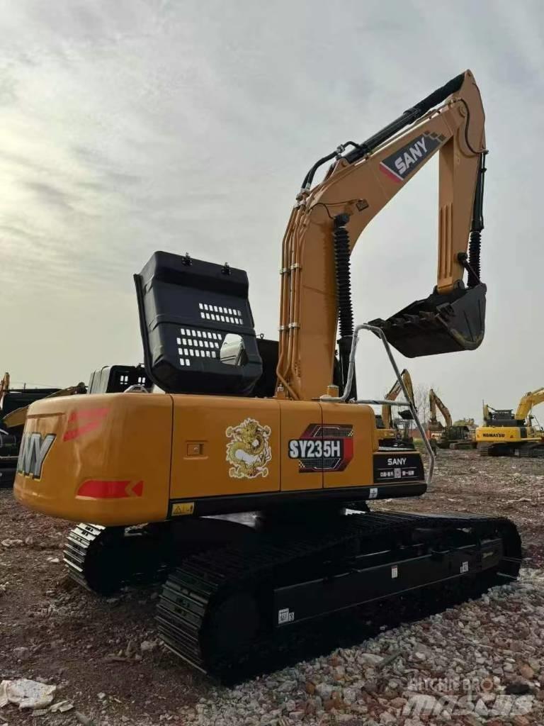 Sany SY 235 H حفارات زحافة