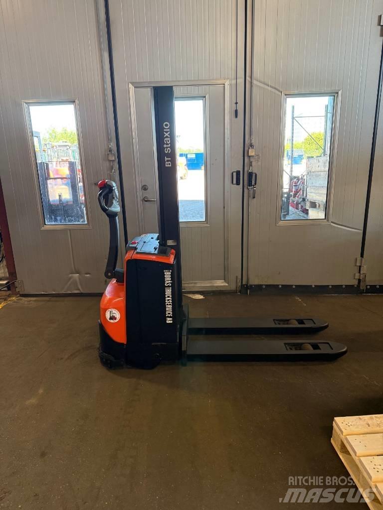 BT truck SWE 080L معدات التكديس الجوالة
