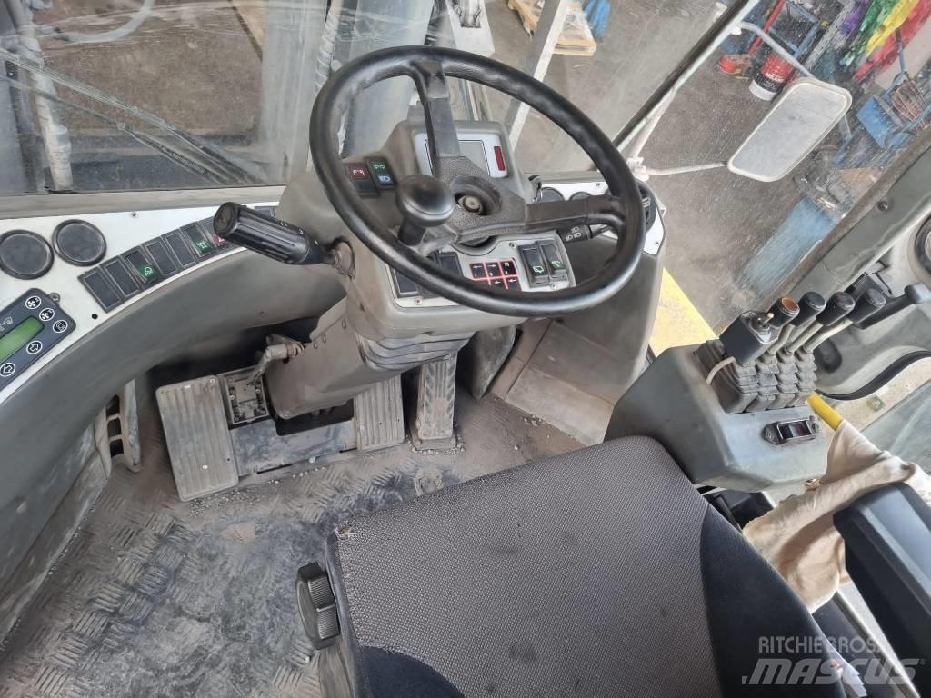 Kalmar DCF 250-12LB شاحنات الديزل