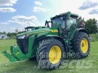 John Deere 8R 370 الجرارات