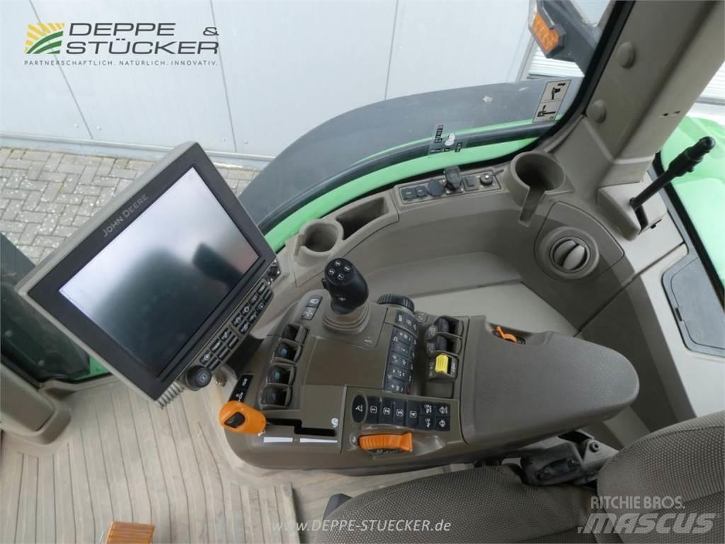 John Deere 8R 370 الجرارات
