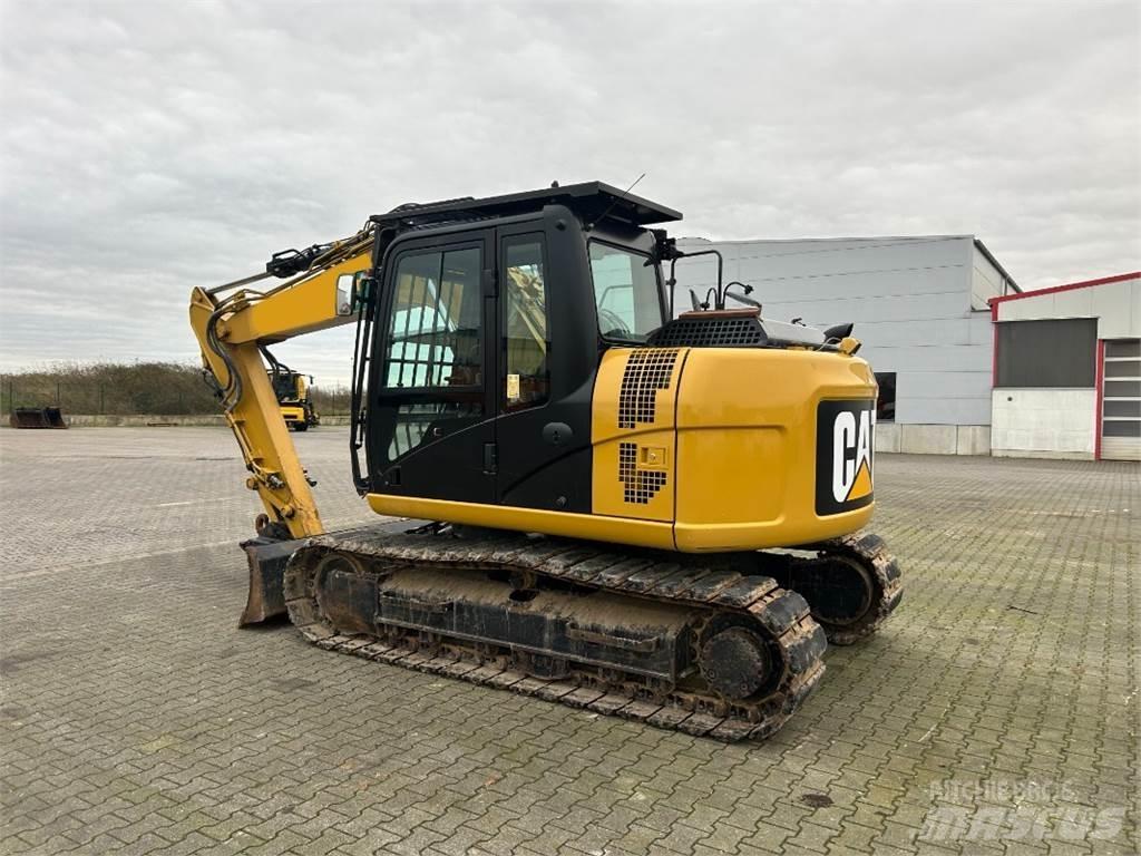 CAT 311 F L RR حفارات بعجل