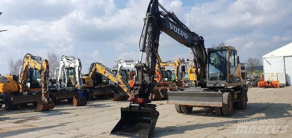 Volvo EW 160 E حفارات بعجل