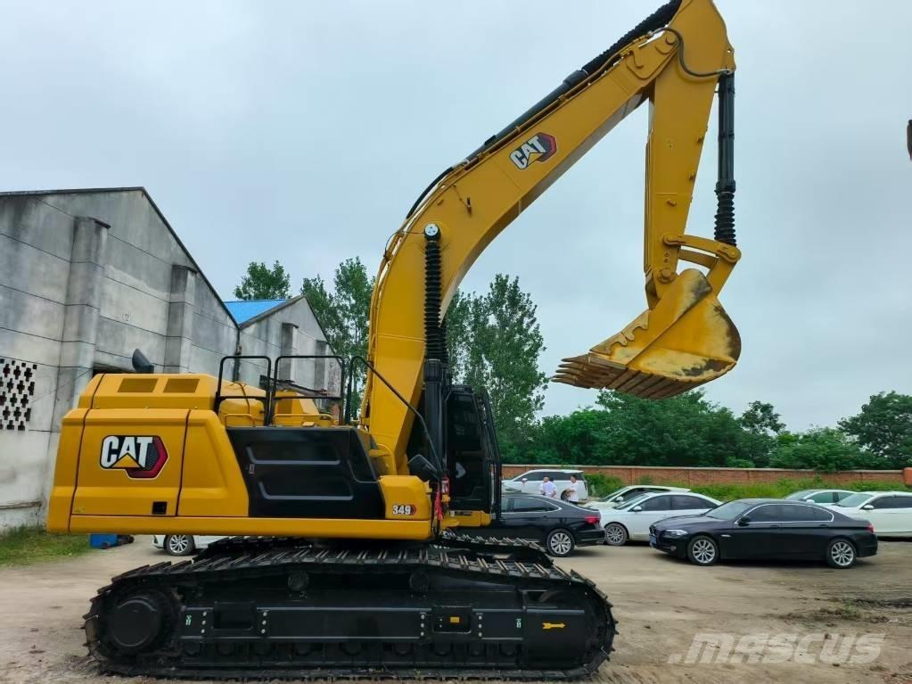 CAT 349 حفارات زحافة