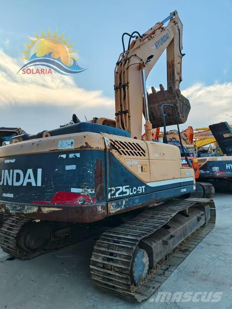 Hyundai r225lc-9t حفارات زحافة