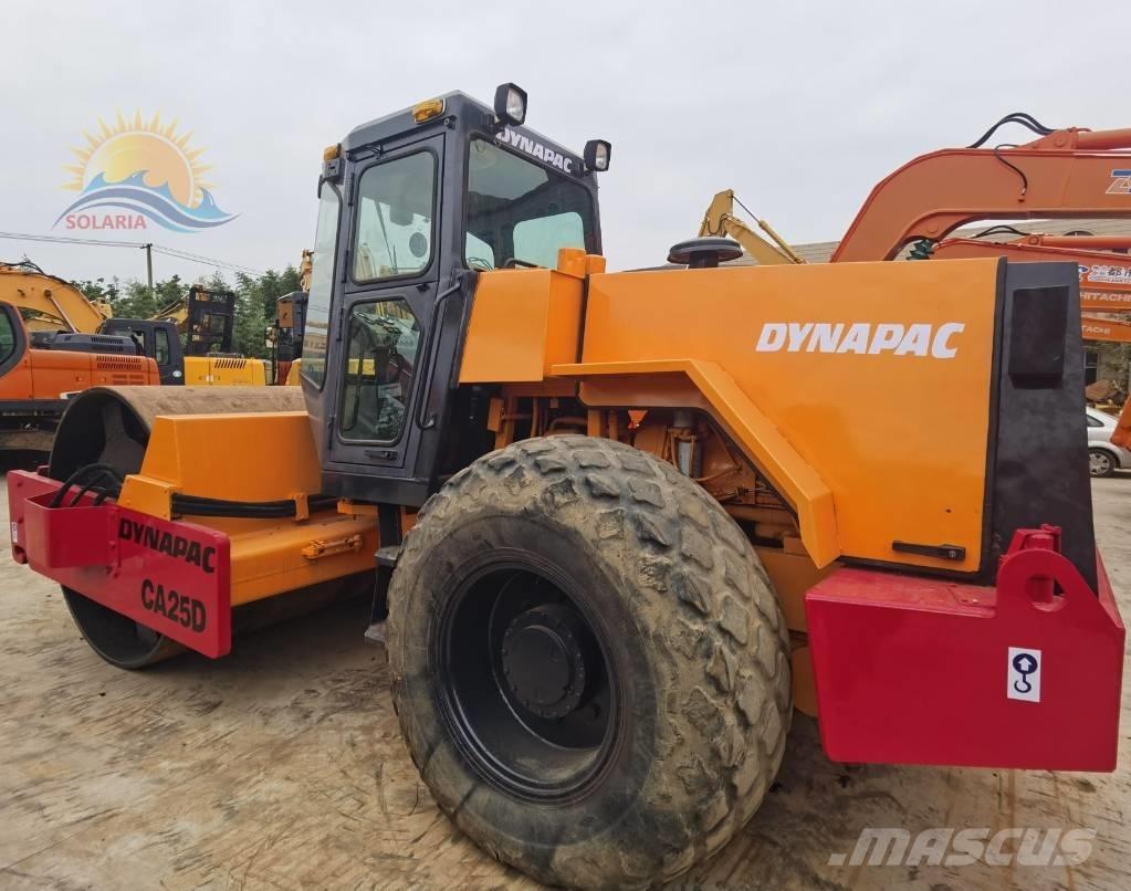 Dynapac CA 251 D مداحل أحادية الأسطوانة