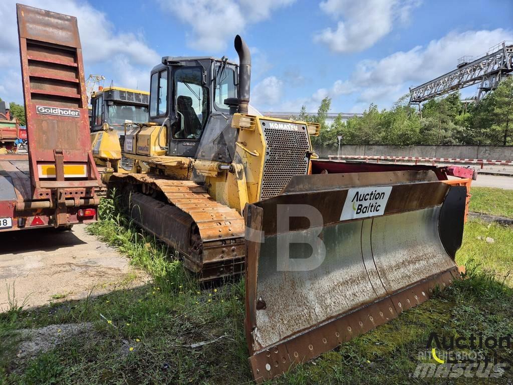 Komatsu D61EX-15 بلدوزرات مجنزرة