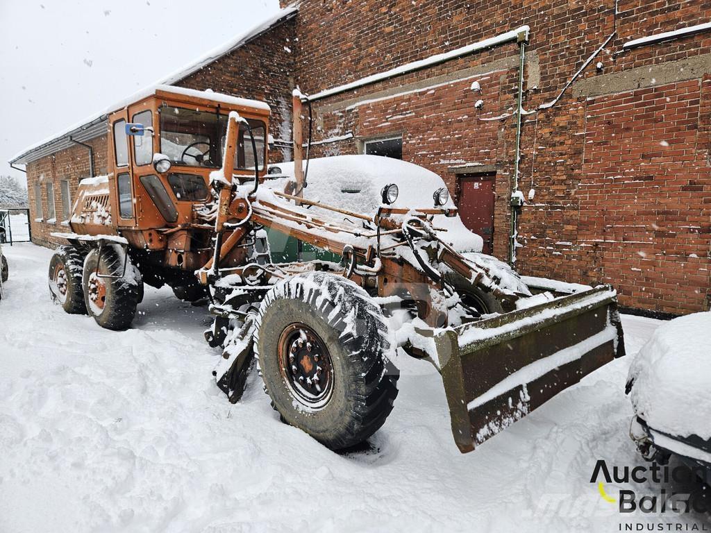  DZ 99 معدات تمهيد الطرق