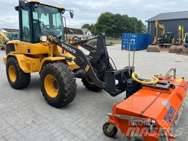 Volvo L 30 G لوادر بعجل