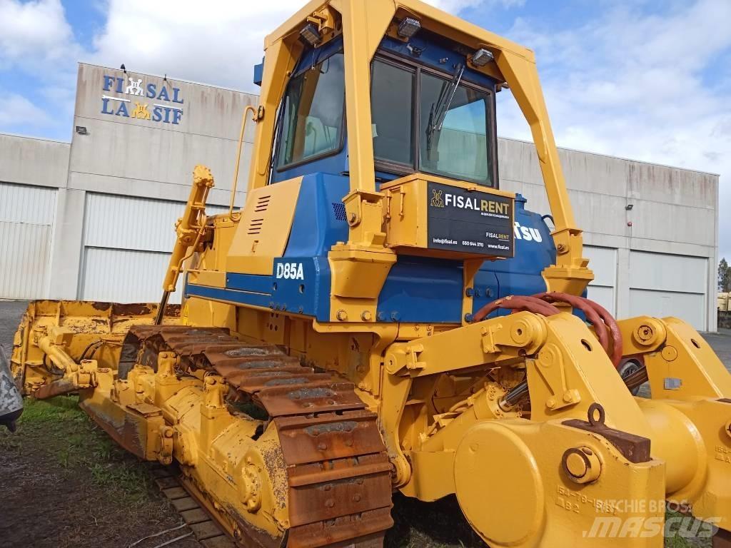 Komatsu D 85 A-21 بلدوزرات مجنزرة