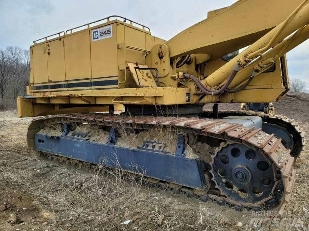 CAT 245 حفارات زحافة