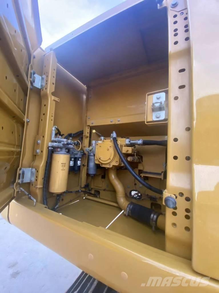 CAT 320 GC حفارات زحافة