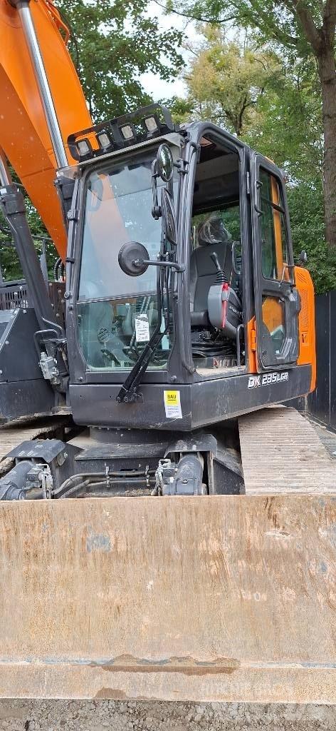 Doosan DX 235 LCR-7 حفارات زحافة