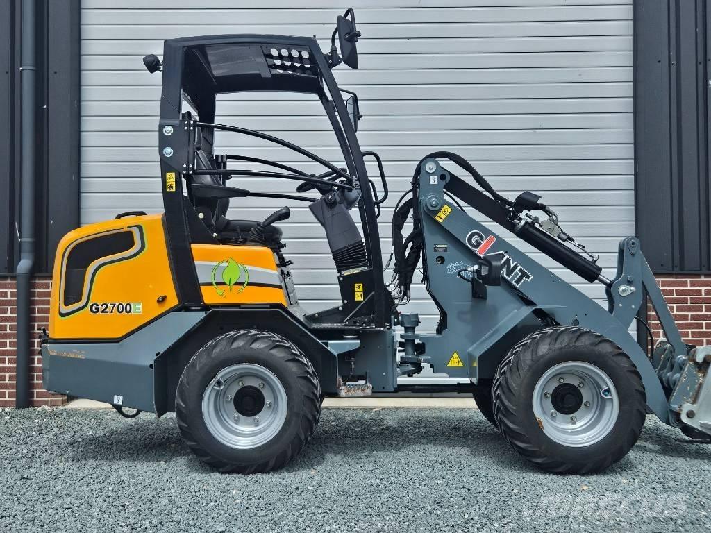 GiANT G 2700 E لوادر متعددة الأغراض