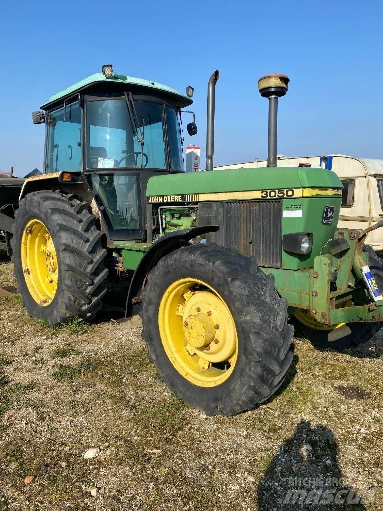 John Deere 3050 4WD الجرارات