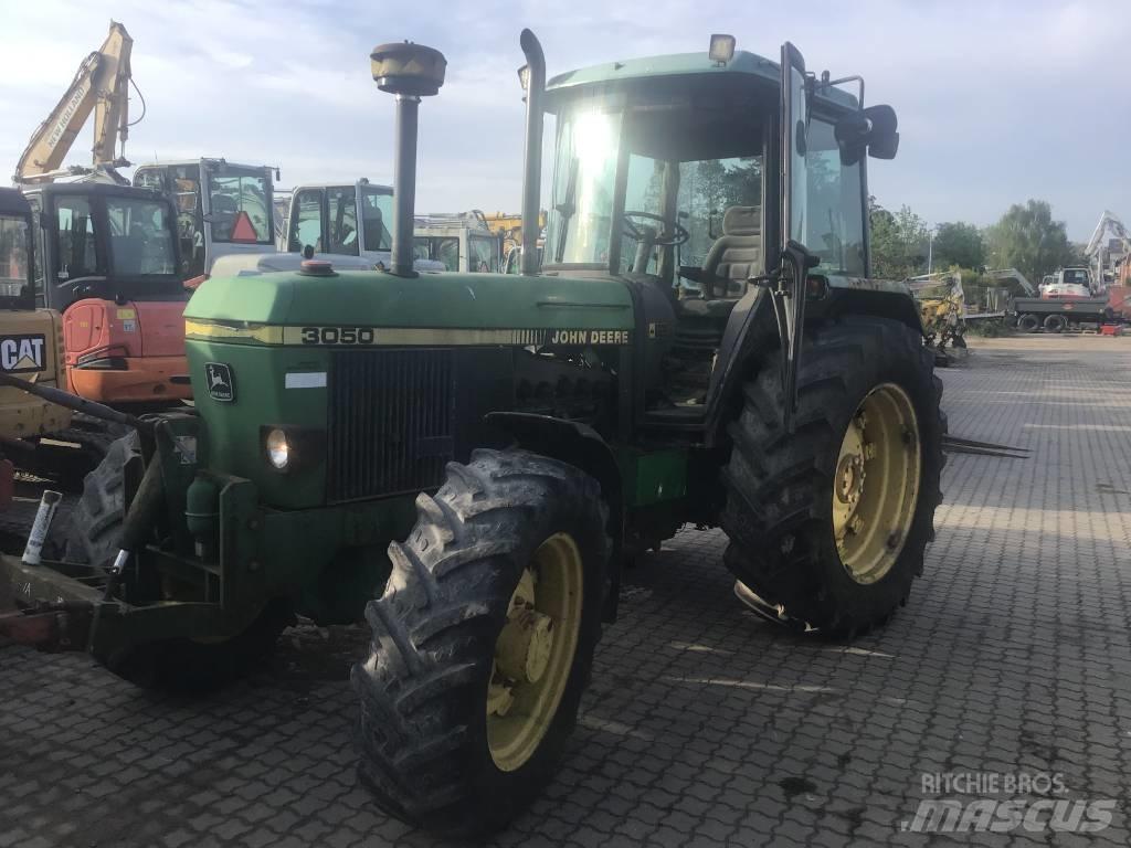 John Deere 3050 4WD الجرارات