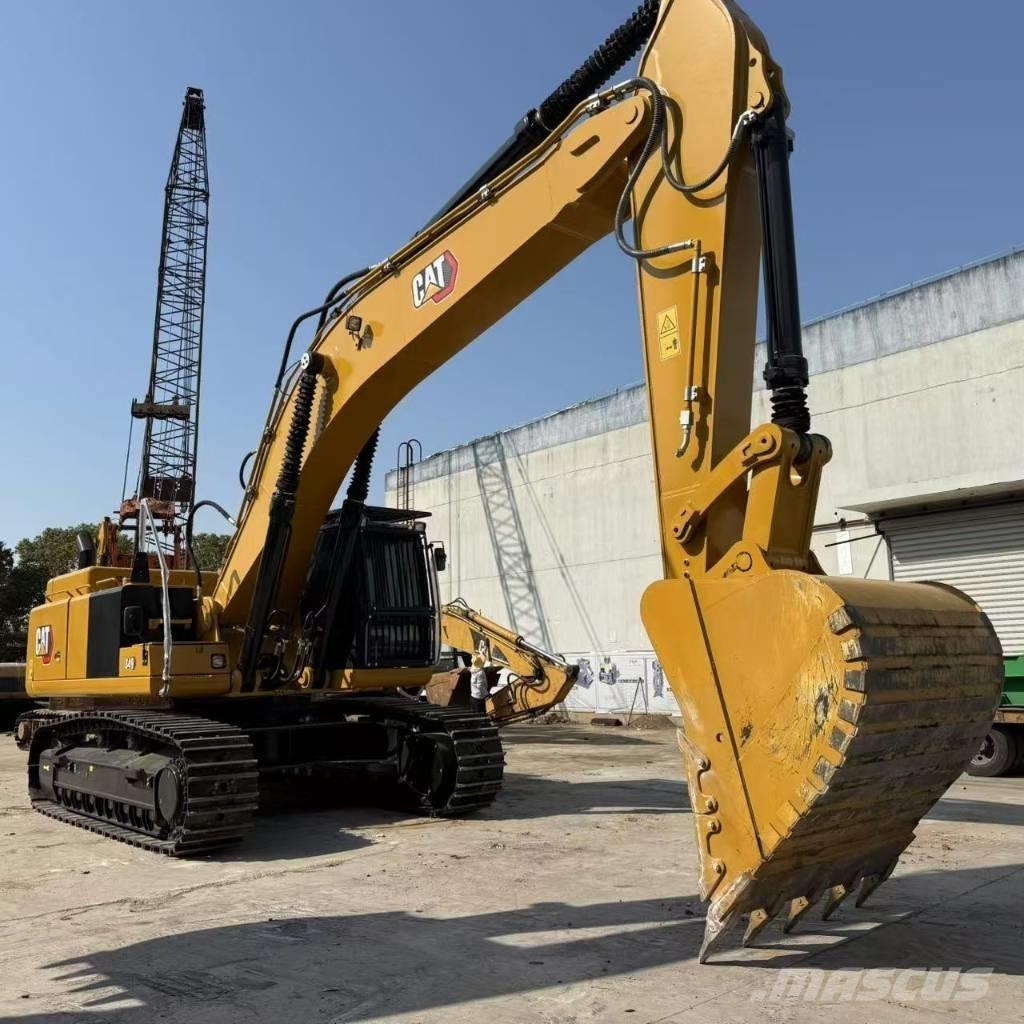 CAT 349 D L حفارات زحافة