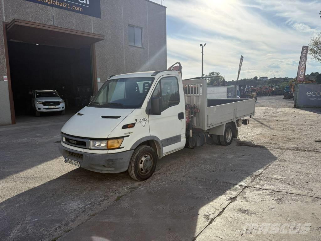 Iveco 35C 12 شاحنات خفيفة/مفصلية الجوانب