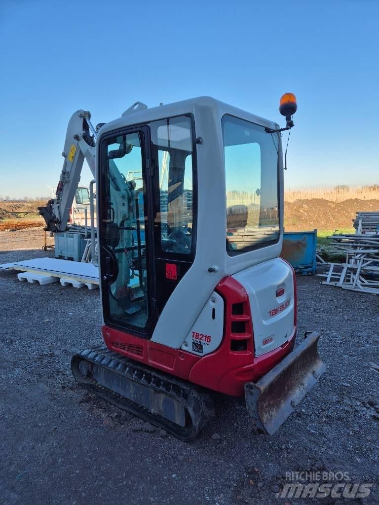 Takeuchi TB 216 حفارات صغيرة أقل من 7 طن (حفارات صغيرة)