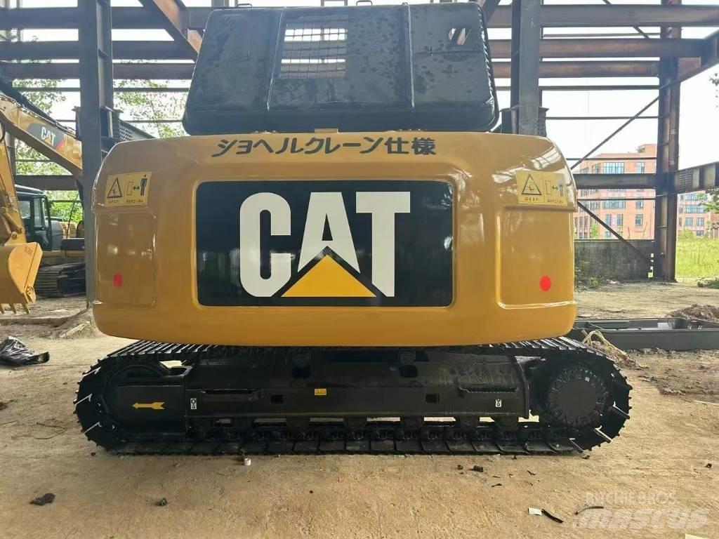CAT 320 D2 حفارات زحافة