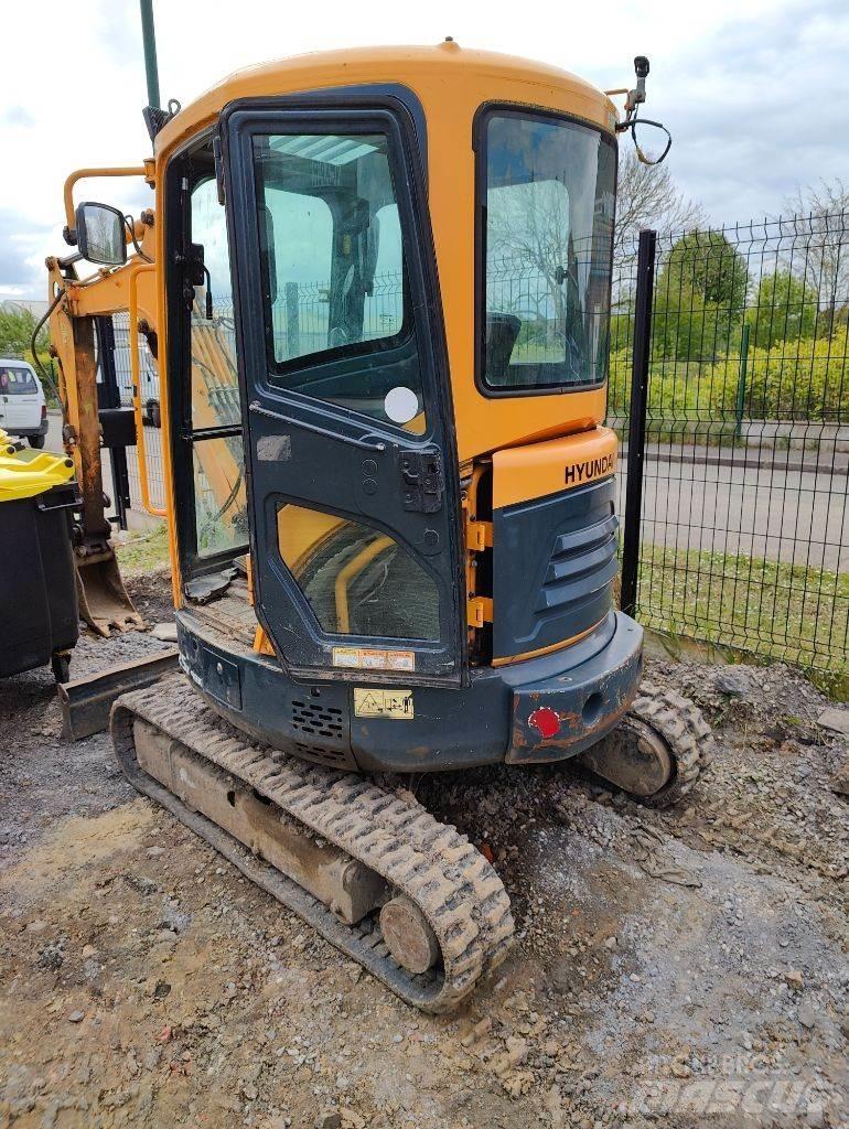 Hyundai R 25 Z-9A حفارات صغيرة أقل من 7 طن (حفارات صغيرة)