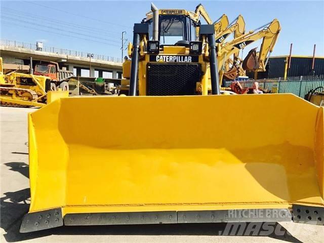 CAT D 6 H بلدوزرات مجنزرة