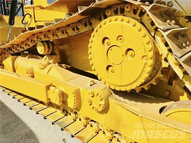 CAT D 6 H بلدوزرات مجنزرة