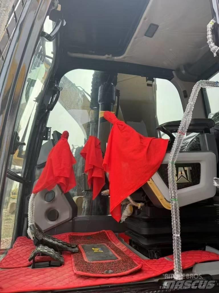 CAT 320GC حفارات زحافة