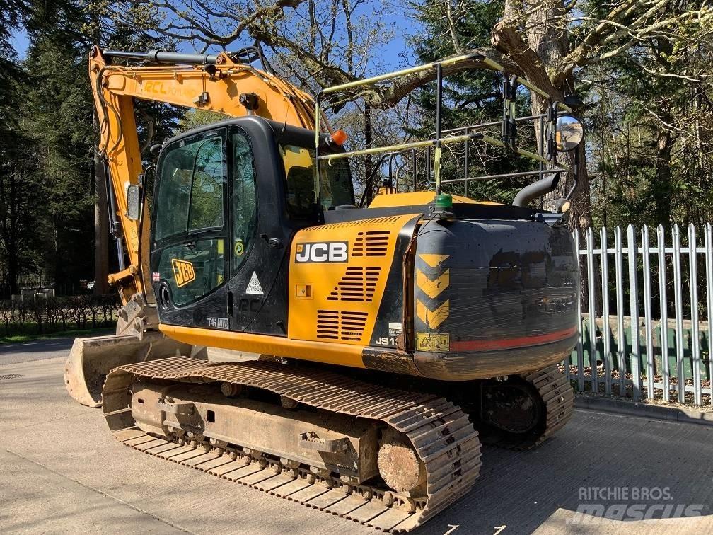 JCB JS 130 LC حفارات زحافة