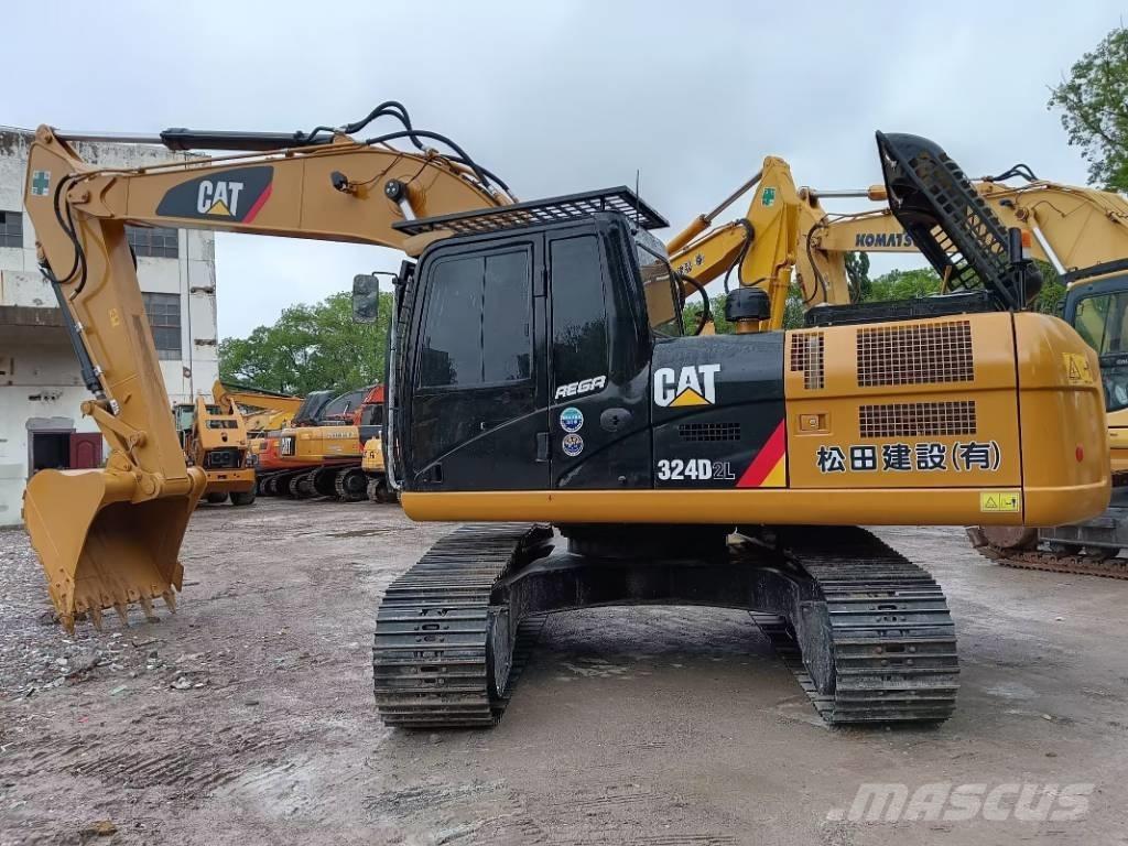 CAT 324 D حفارات زحافة