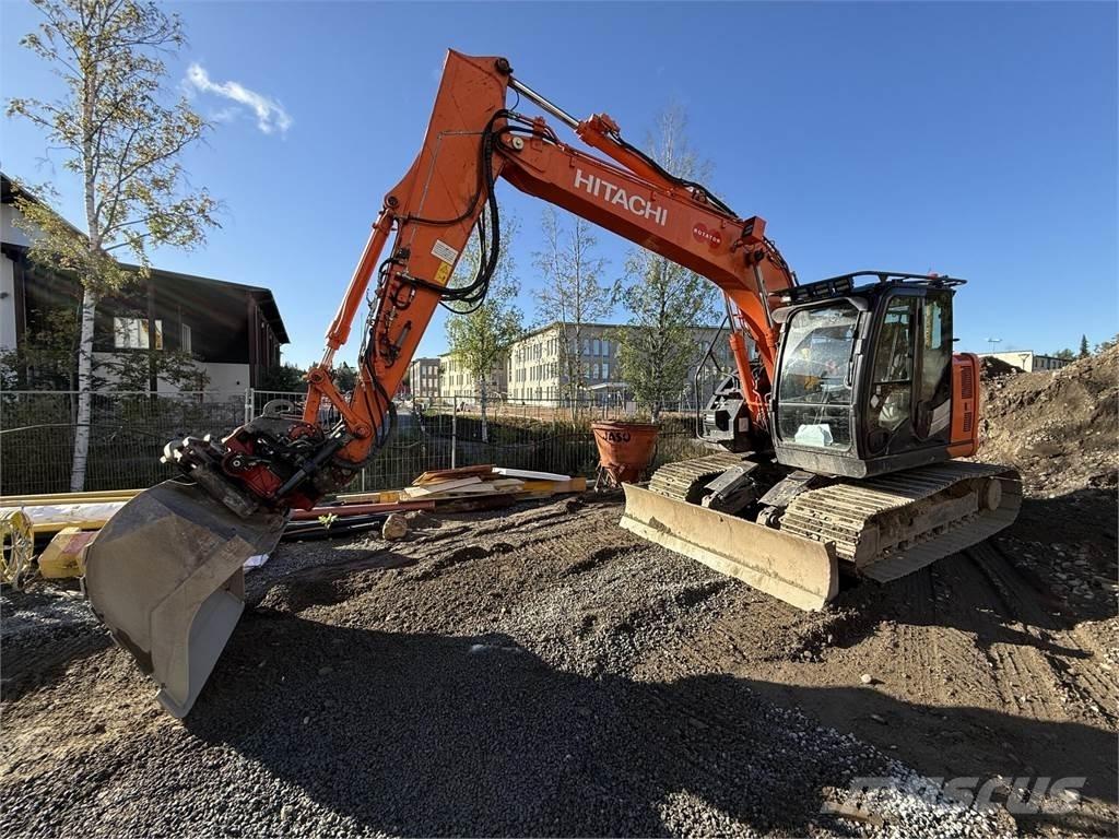 Hitachi ZX135 US-6 حفارات زحافة