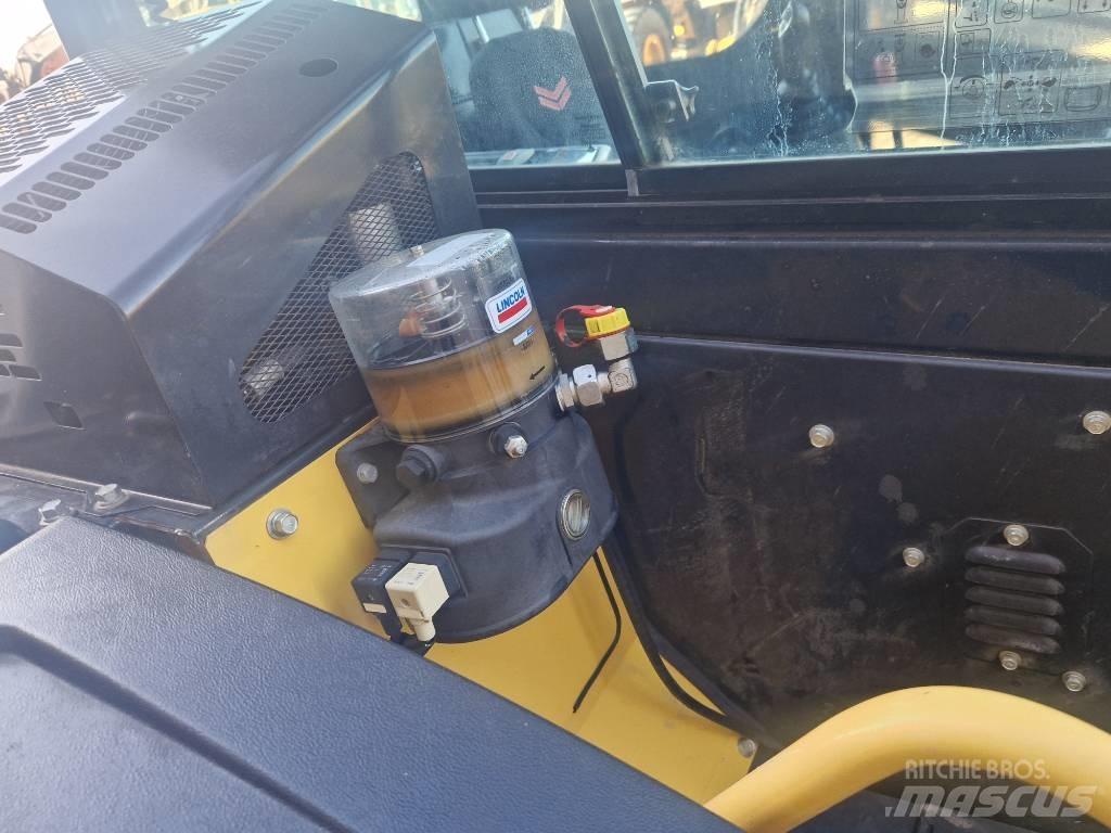 Yanmar VIO80 حفارات زحافة