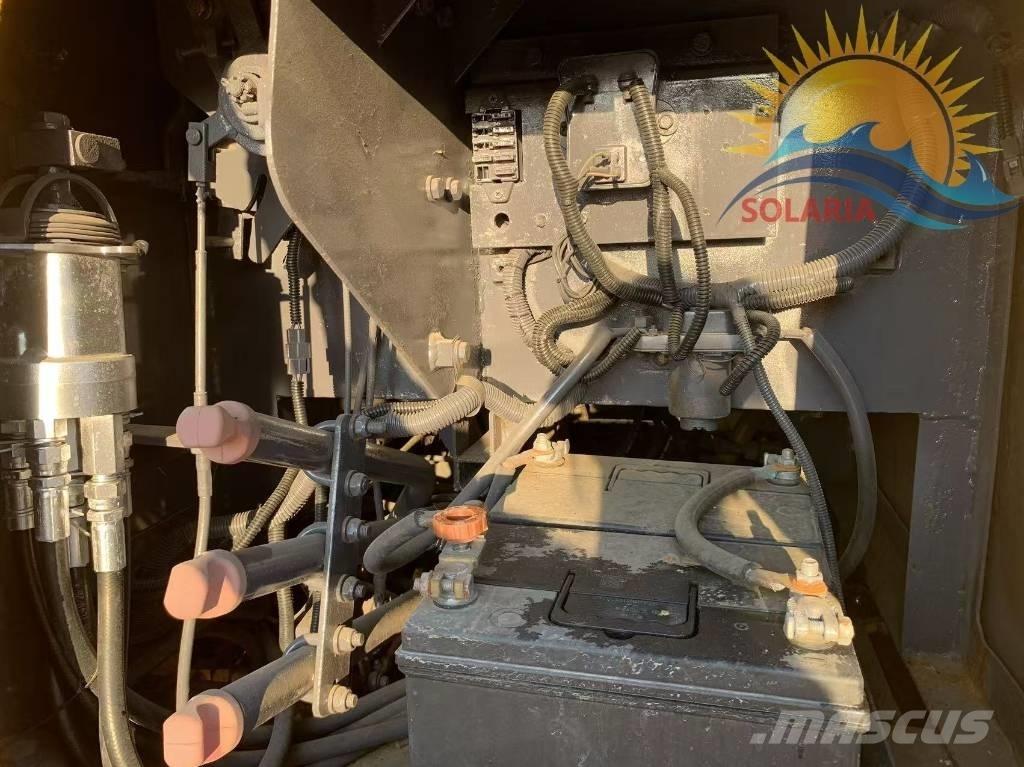 CAT D 5 K بلدوزرات مجنزرة