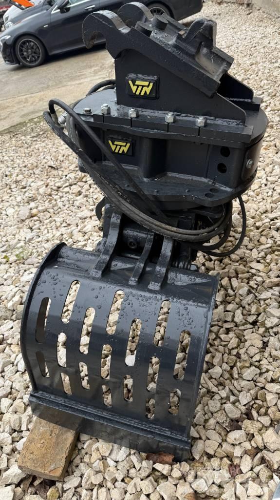 Develon DX 57 W-7 حفارات بعجل