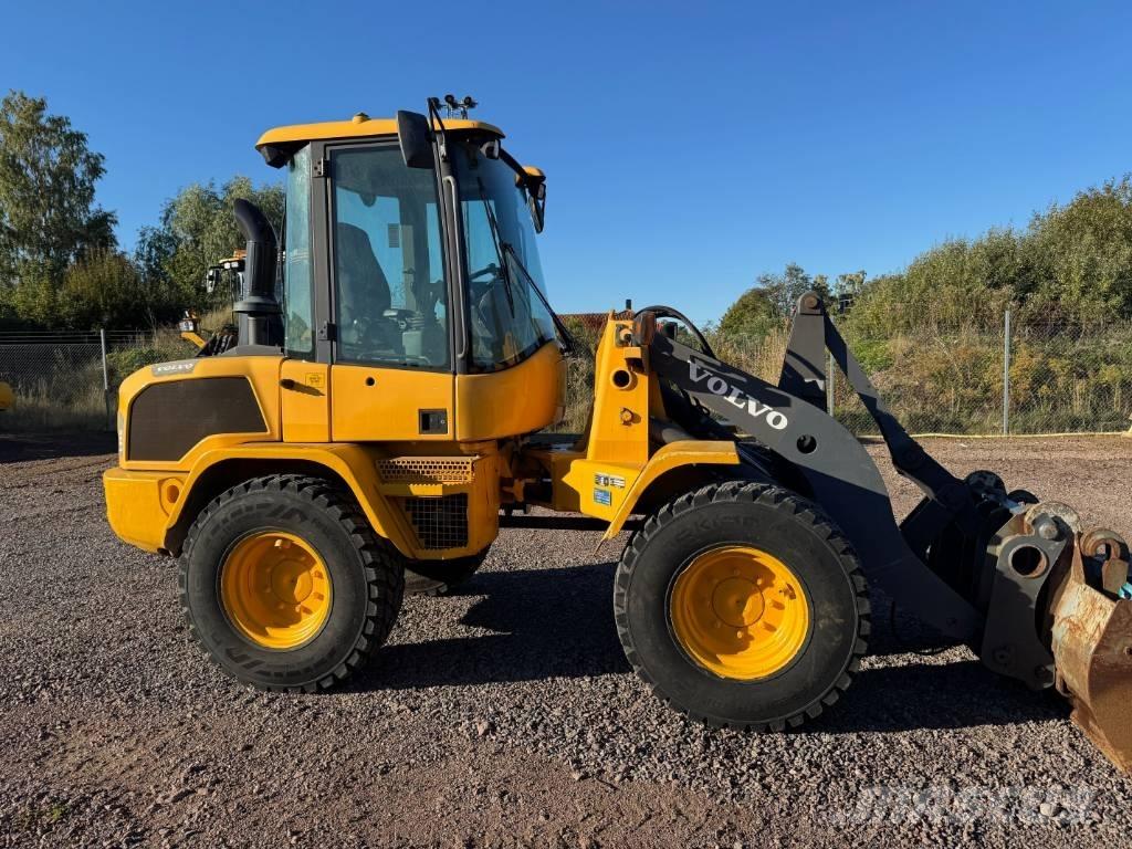 Volvo L 35 G لوادر بعجل