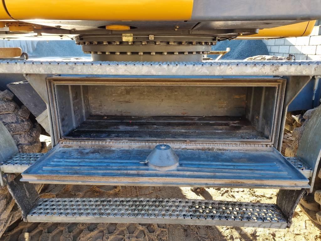 Liebherr A 918 حفارات بعجل