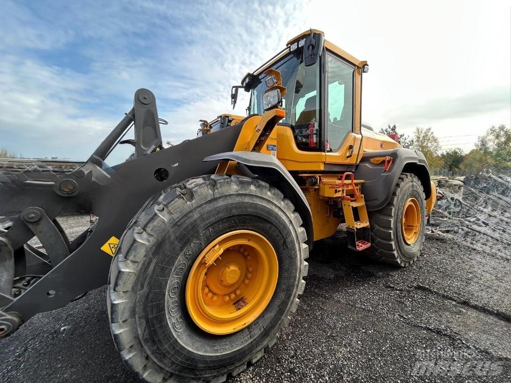 Volvo L 110 H لوادر بعجل