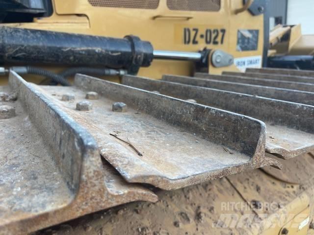 CAT D 5 K 2 LGP بلدوزرات مجنزرة