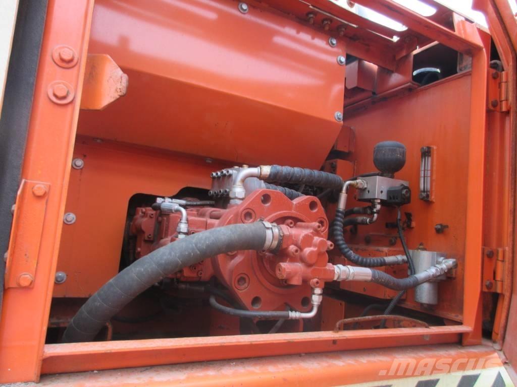 Doosan DH 220 LC حفارات زحافة