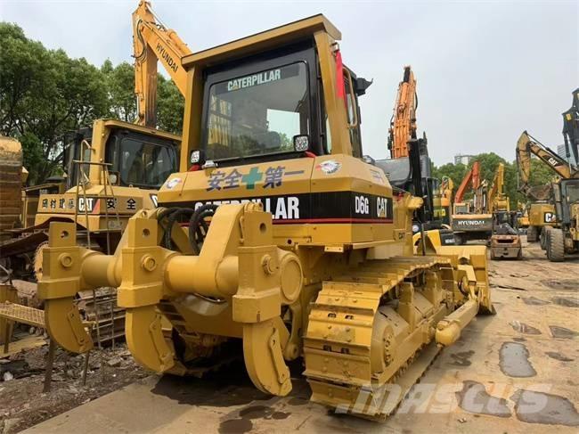 CAT D 6 G بلدوزرات مجنزرة
